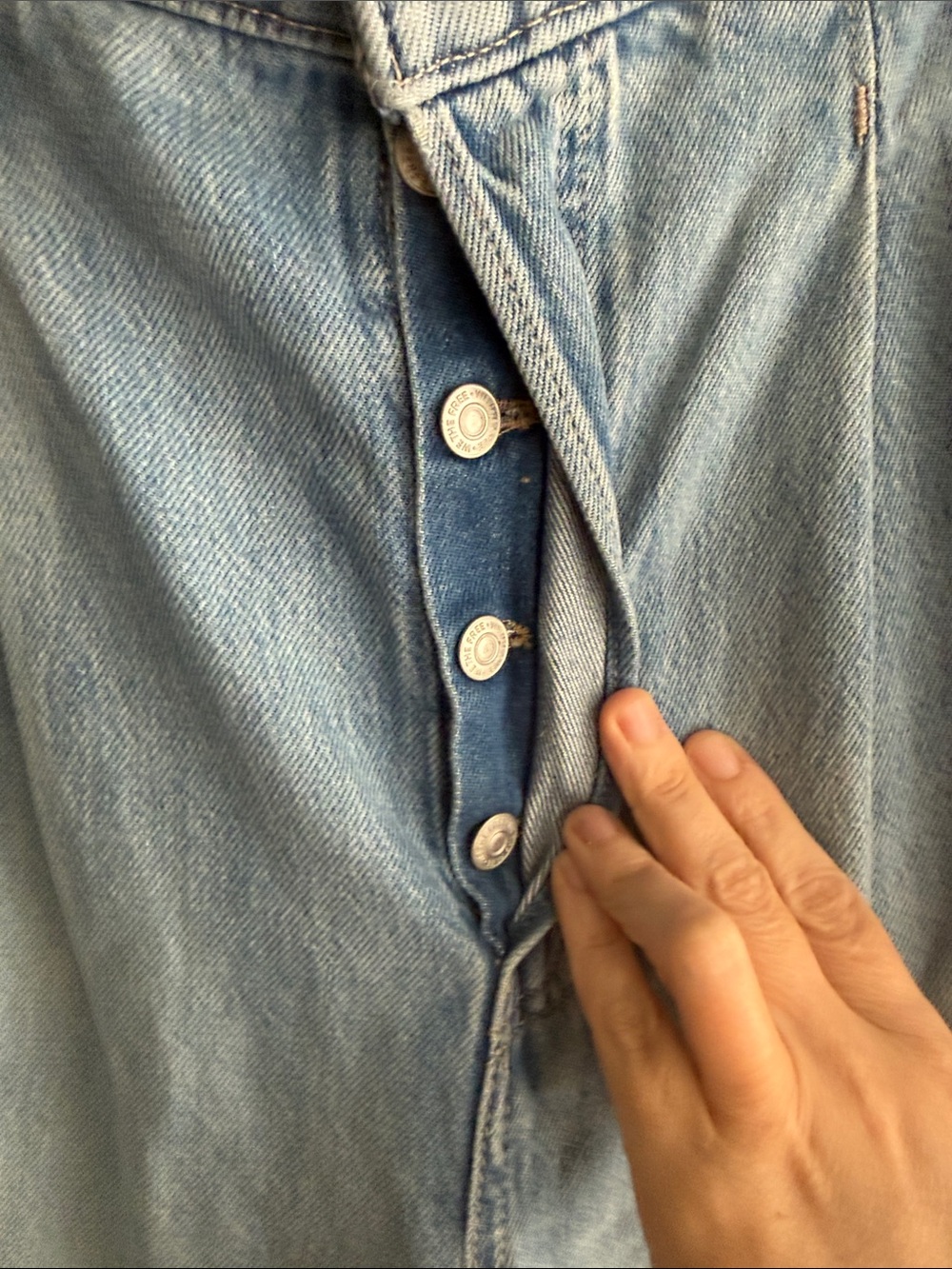 Free People We The Free Light Wash Wide Leg Pleated Jeans NWOT - Picture 3 of 12
